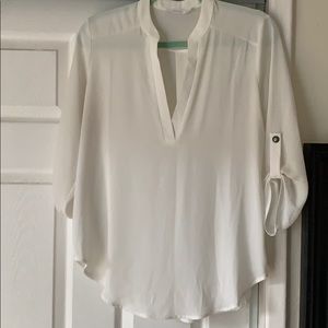 White Lush v-neck 3/4 length sleeve